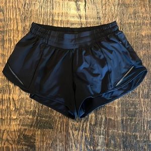 Lululemon Hotty Hot Shorts 2.5”